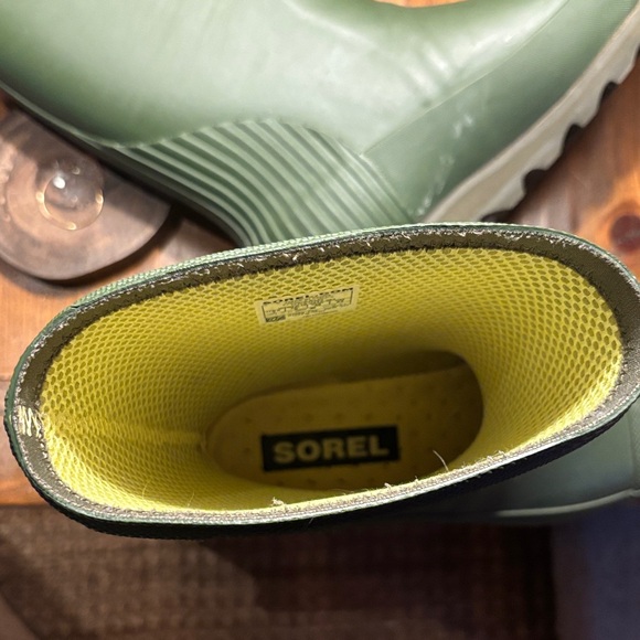 Sorel Olive Waterproof Boots - Picture 4 of 11